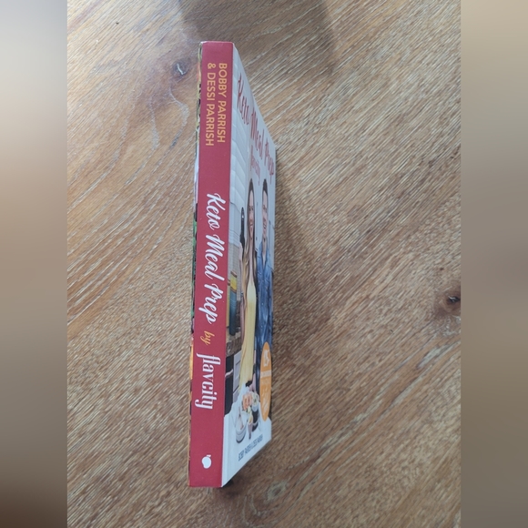 Keto Meal Prep by Flavcity Hardback - Picture 4 of 4